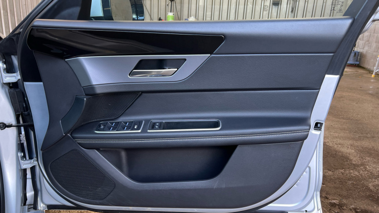 Jaguar XF 2.0d [180] R-Sport 5dr Auto AWD Diesel Estate